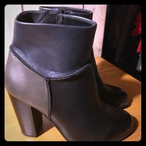 Multiple shoes size 7 $15 each